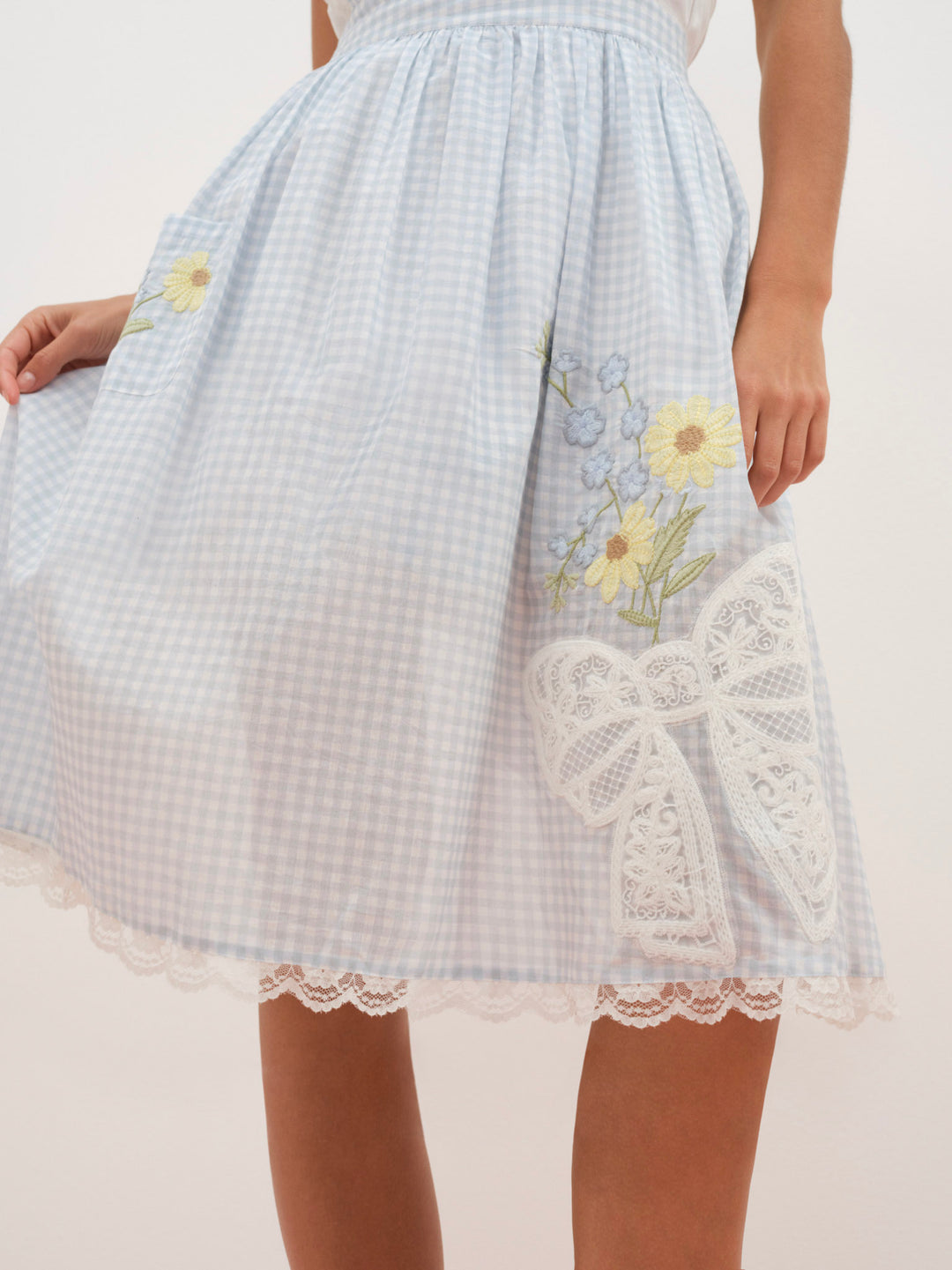 Bluebell Gingham Apron — Blue - Image 2